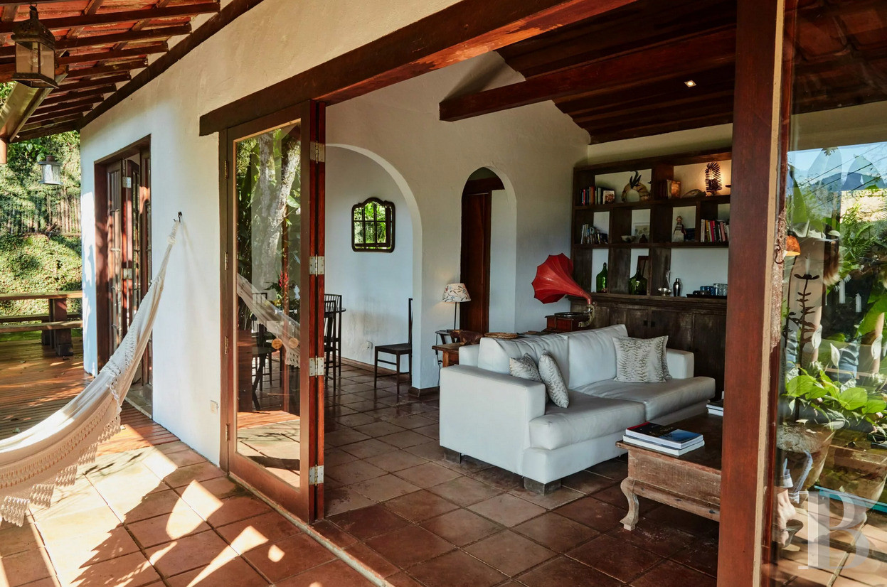 A colonial-inspired house surrounded by nature in Picinguaba, on the Brazilian coast between São Paulo and Rio de Janeiro - photo  n°16